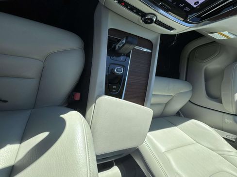 Used 2022 Volvo S60 B5 Inscription image 24