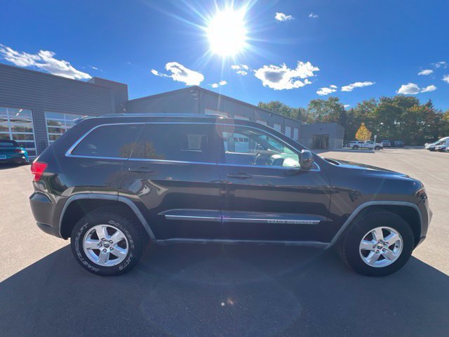 Used 2012 Jeep Grand Cherokee Laredo w/ Laredo E Group AWD/4WD image 4