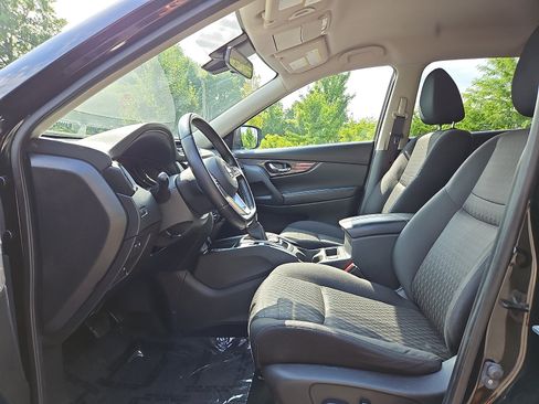 Certified 2019 Nissan Rogue SV w/ Premium Package AWD/4WD image 12