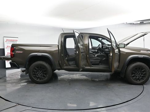 Used 2023 Chevrolet Colorado Trail Boss image 27