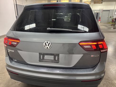Used 2019 Volkswagen Tiguan SE w/ Panoramic Sunroof Package AWD/4WD image 4