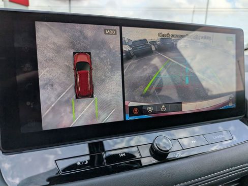 Used 2025 Nissan Rogue SL image 26