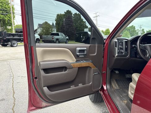 Used 2018 Chevrolet Silverado 1500 LTZ AWD/4WD image 12