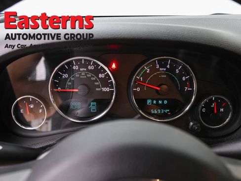 Used 2015 Jeep Wrangler Unlimited Sahara w/ Connectivity Group AWD/4WD image 18