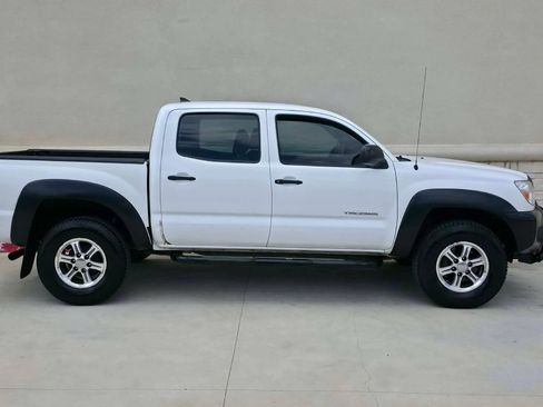 Used 2012 Toyota Tacoma 4x4 Double Cab image 2