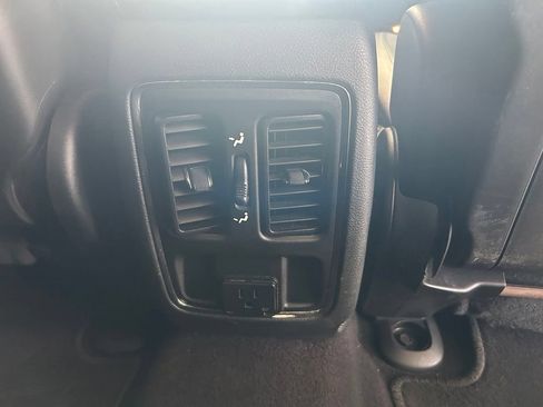 Used 2017 Jeep Grand Cherokee Altitude RWD image 29