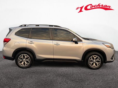 Used 2022 Subaru Forester Premium AWD/4WD image 29