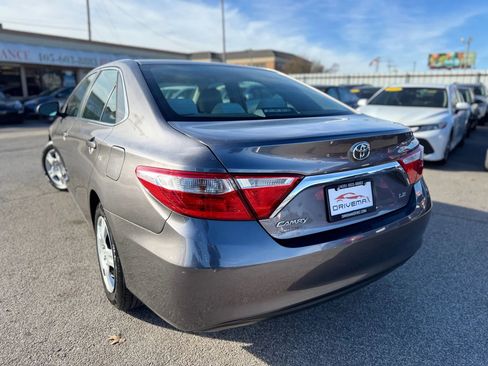 Used 2015 Toyota Camry LE FWD image 5