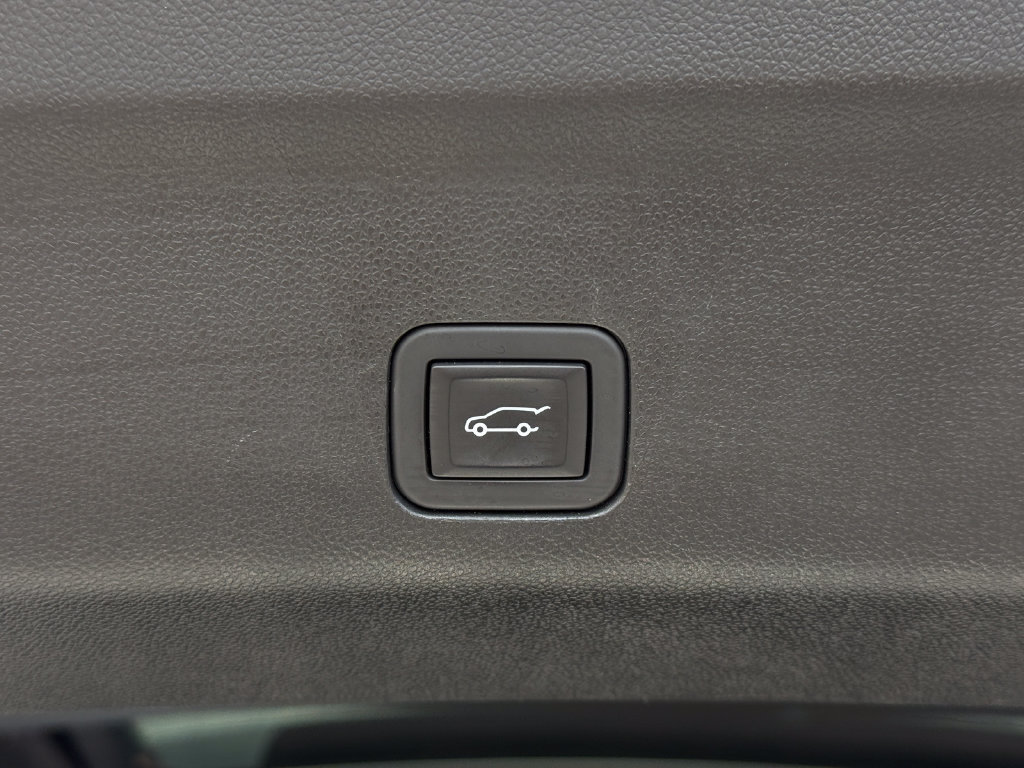 Used 2024 Chevrolet Tahoe LT RWD image 13