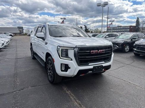 Used 2022 GMC Yukon XL AT4 AWD/4WD image 3