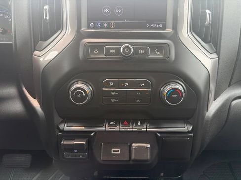 Certified 2020 Chevrolet Silverado 1500 Custom w/ Custom Value Package AWD/4WD image 21
