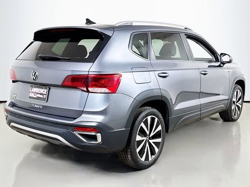 Used 2024 Volkswagen Taos SE image 4