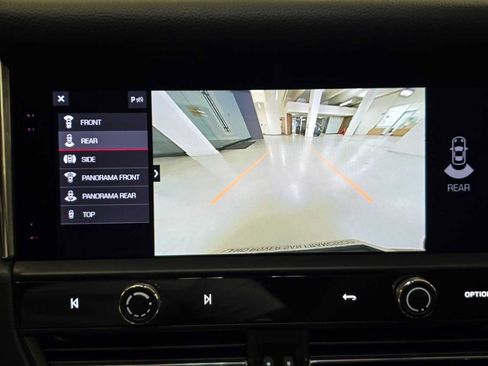 Used 2025 Porsche Macan AWD/4WD image 31
