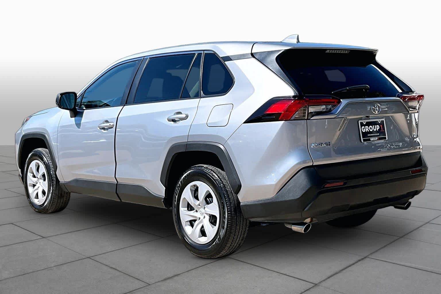 Used 2025 Toyota RAV4 LE AWD/4WD image 12