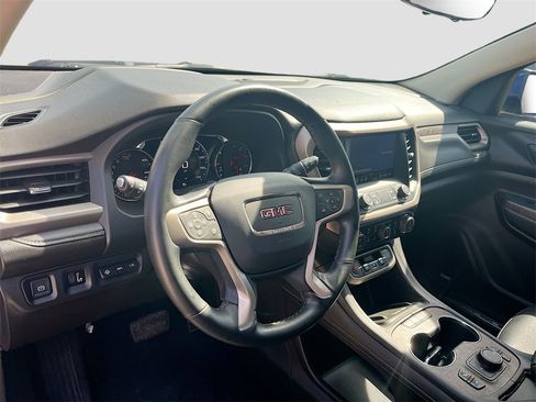 Used 2023 GMC Acadia Denali w/ Denali Ultimate Package image 9