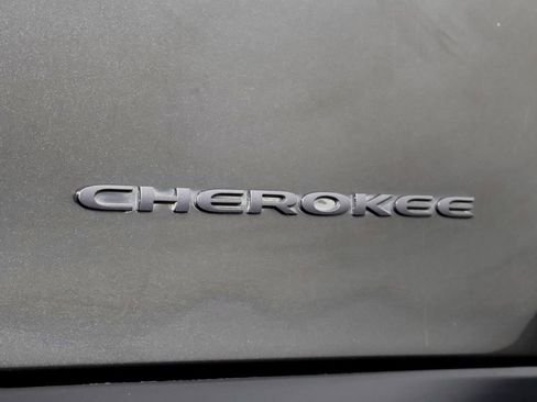 Used 2016 Jeep Cherokee Trailhawk w/ Comfort/Convenience Group AWD/4WD image 20
