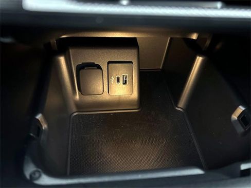 Used 2025 Ford Explorer ST-Line image 31