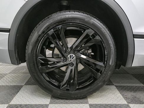 Certified 2023 Volkswagen Tiguan SE R-Line FWD image 21