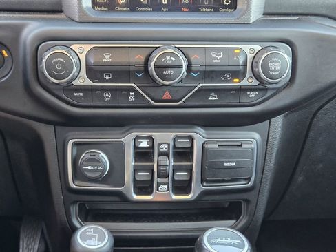 Used 2020 Jeep Gladiator Overland w/ Popular Equipment Package image 19