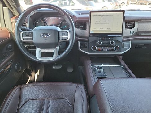 Used 2024 Ford Expedition Max Limited image 11