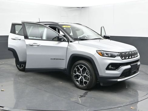 Used 2025 Jeep Compass Limited AWD/4WD image 55
