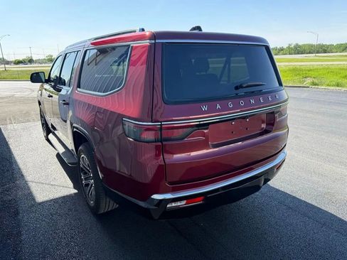 Used 2024 Jeep Wagoneer L Series II AWD/4WD image 5