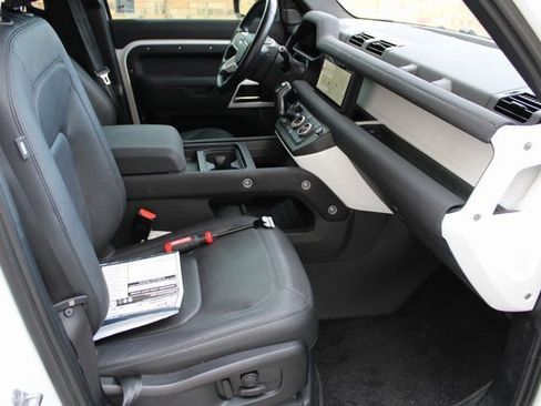 Used 2023 Land Rover Defender 110 S image 17