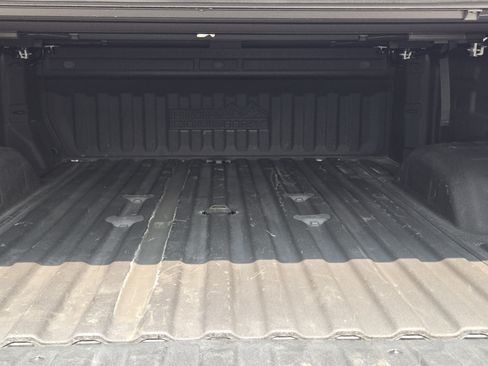 Used 2024 Chevrolet Silverado 2500 High Country w/ High Country Premium Package AWD/4WD image 32