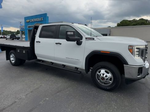 Used 2022 GMC Sierra 3500 Pro w/ Convenience Package AWD/4WD image 2