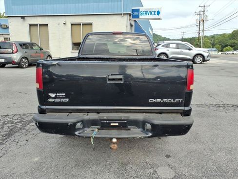 Used 2002 Chevrolet S10 Pickup LS w/ LS Preferred Equipment Group AWD/4WD image 10
