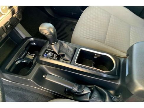 Used 2022 Toyota Tacoma SR image 19