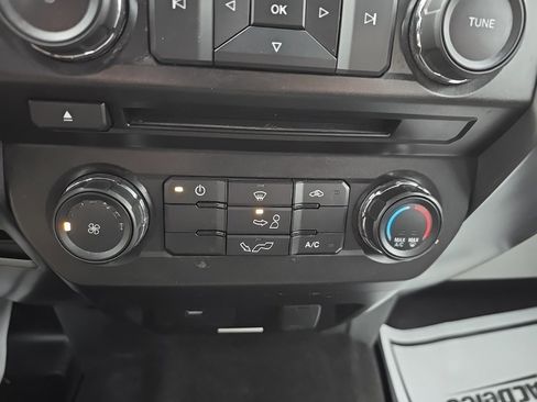 Used 2018 Ford F150 XLT w/ XTR Package image 22