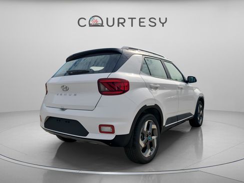 New 2026 Hyundai Venue SEL image 4