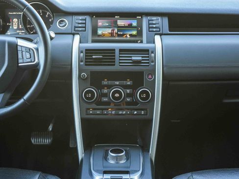 Used 2016 Land Rover Discovery Sport HSE image 13
