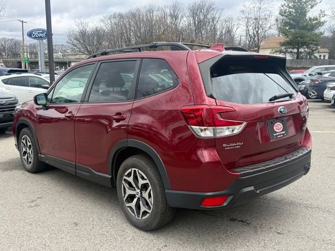 Used 2019 Subaru Forester Premium image 8