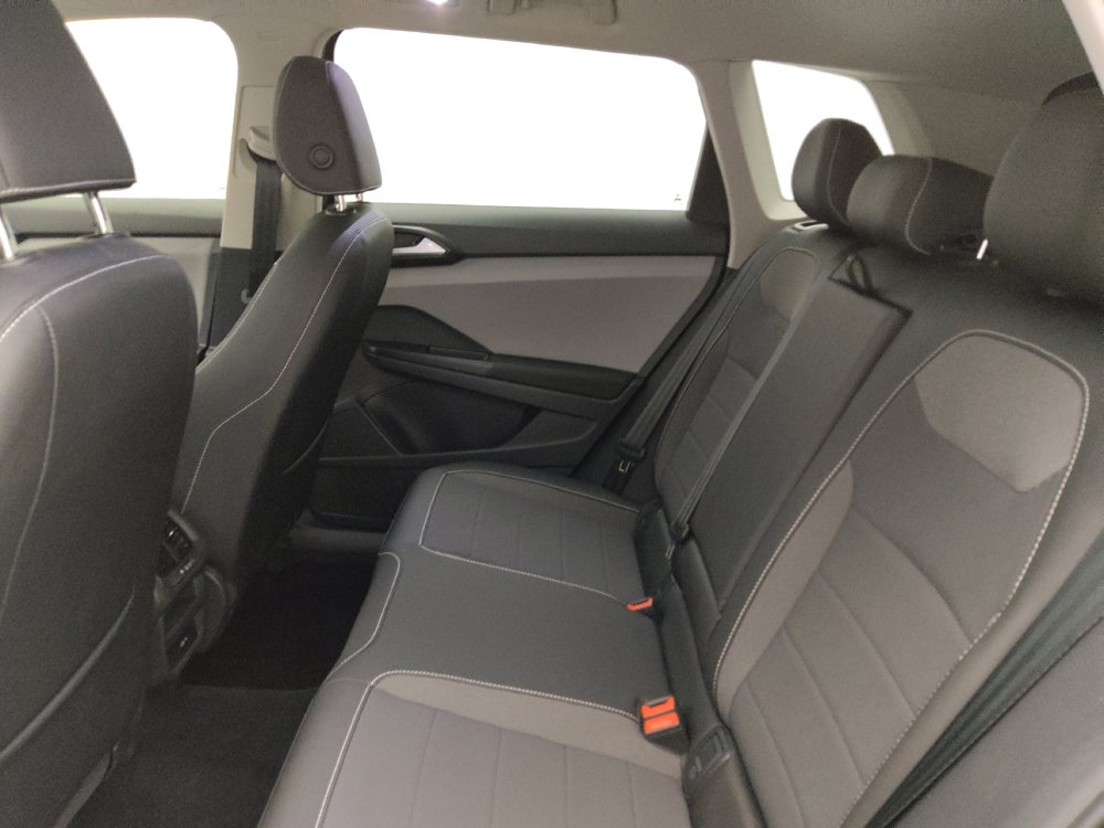 Used 2023 Volkswagen Taos SE w/ Panoramic Sunroof Package FWD image 18