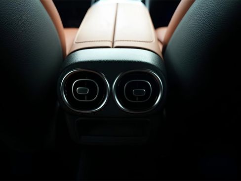 Used 2023 Mercedes-Benz GLC 300 4MATIC w/ Exclusive Trim Package image 44