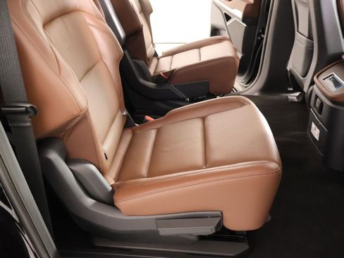 New 2026 Lincoln Navigator L Reserve AWD/4WD image 16