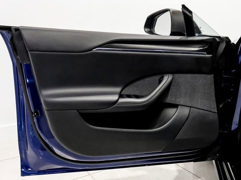 Used 2021 Tesla Model S Plaid image 35