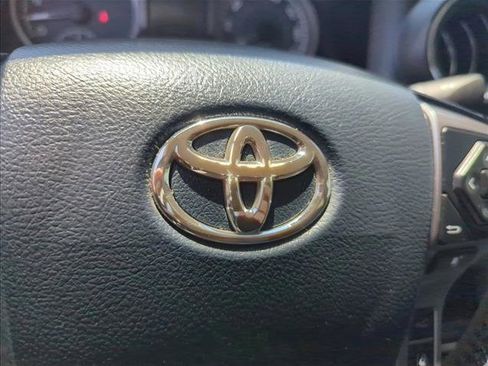 Used 2019 Toyota Tacoma SR5 RWD image 30