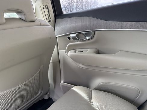 Used 2024 Volvo XC90 B5 Plus image 18