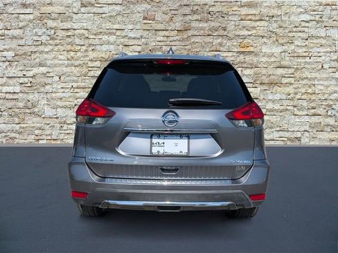 Used 2018 Nissan Rogue SV image 6