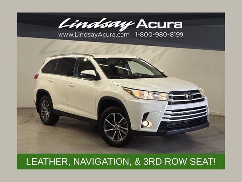 Used 2019 Toyota Highlander XLE AWD/4WD image 1
