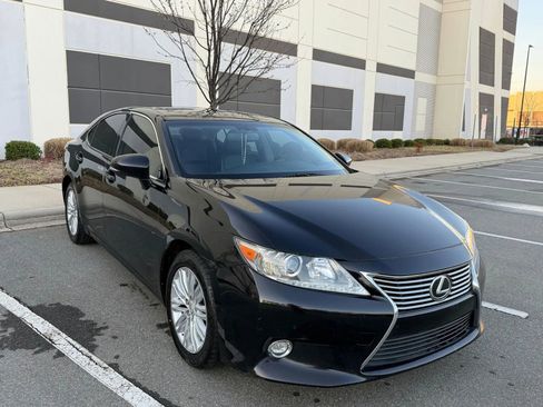 Used 2014 Lexus ES 350 w/ Luxury Package FWD image 5