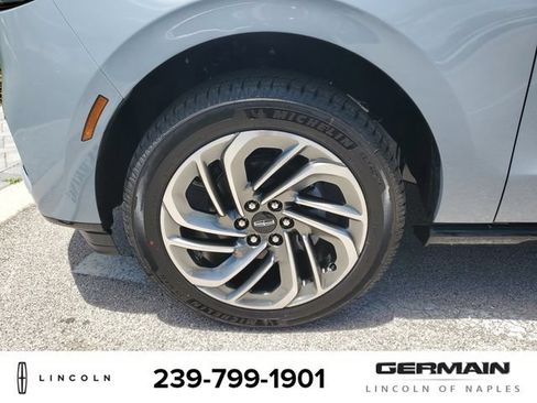 New 2026 Lincoln Navigator L Reserve AWD/4WD image 12