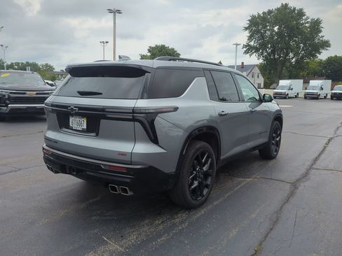 Used 2025 Chevrolet Traverse RS AWD/4WD image 9