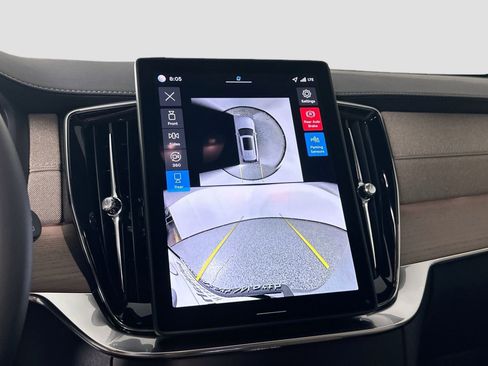 New 2026 Volvo XC90 B6 Plus w/ Protection Package Premier image 13