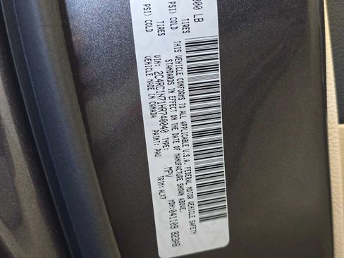 Used 2017 Chrysler Pacifica Platinum FWD image 37
