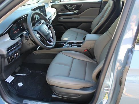 New 2026 Lincoln Corsair Premiere image 12