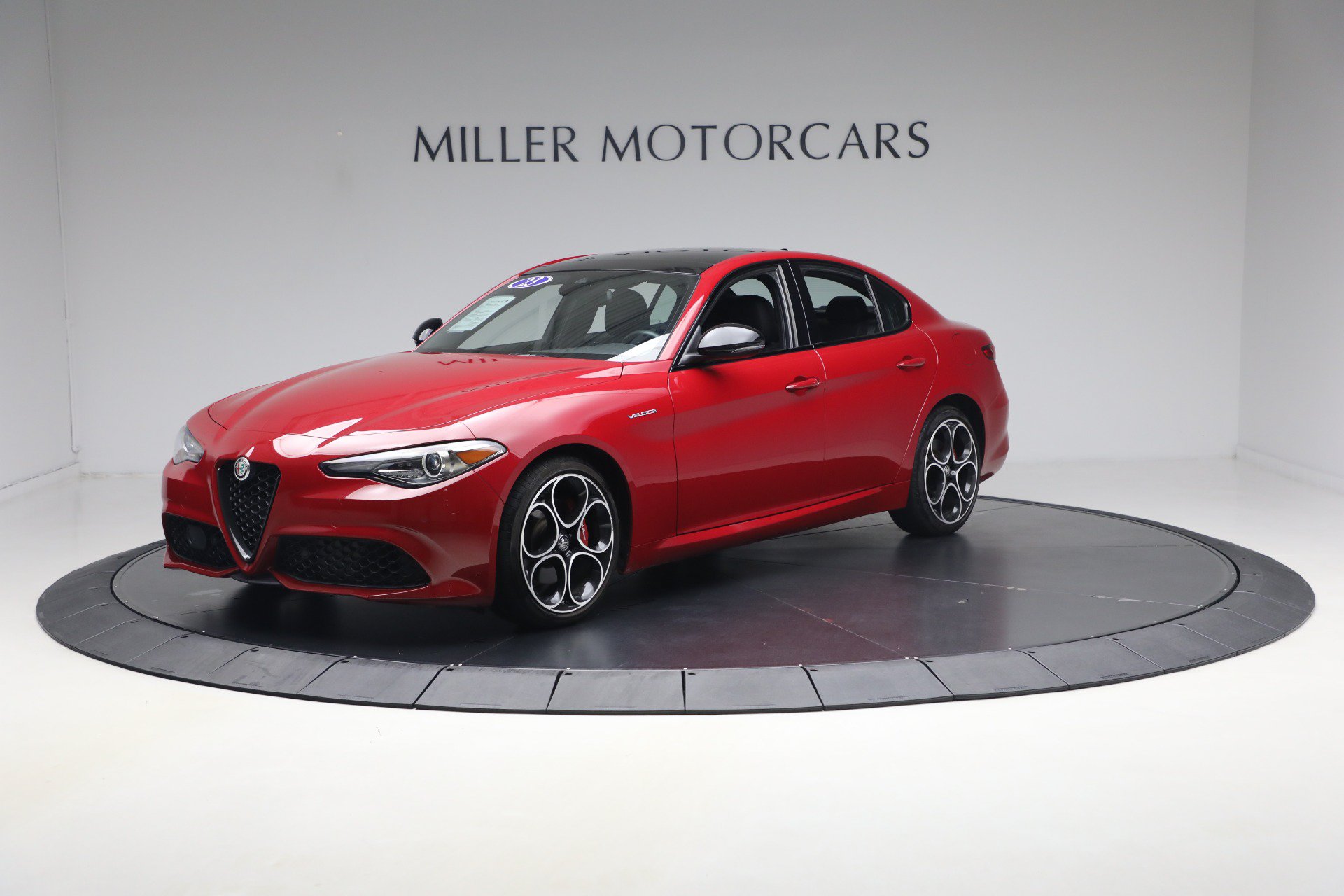 Used 2023 Alfa Romeo Giulia Veloce AWD/4WD image 1